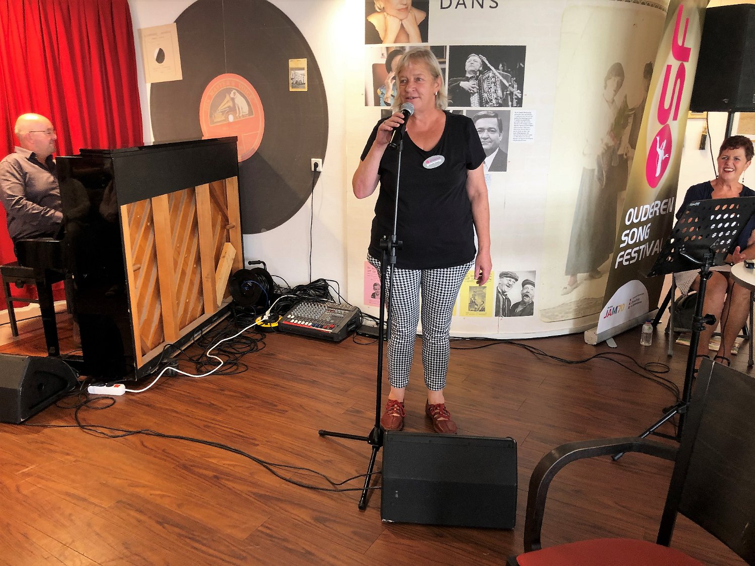 2 Annet Visser introduceert Tour de Chant